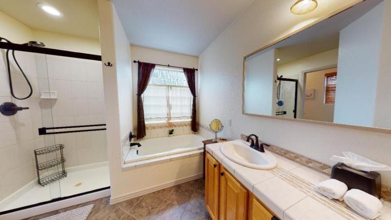 120 Winding Meadow By Vacation Rentals For You Monument Экстерьер фото